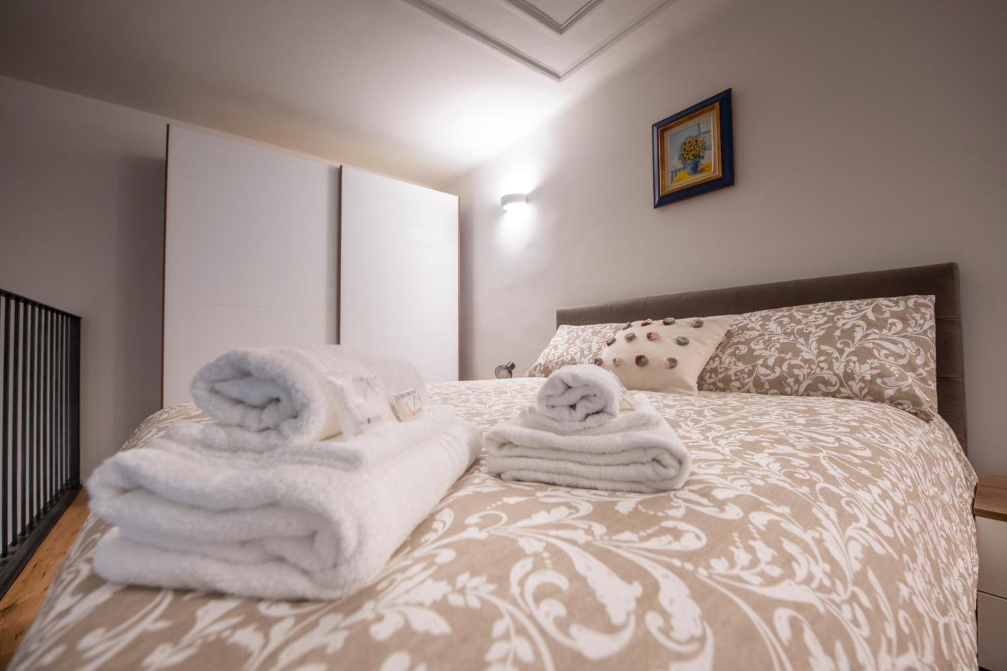 258 - The Loft In Largo Zecca - Luxury Nel Cuore Di Genova Luaran gambar